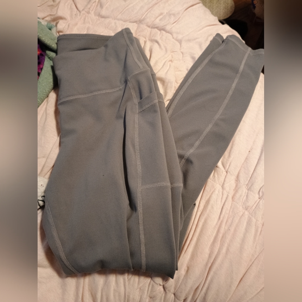 Grey leggings small fit for a medium also